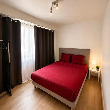 Apartment 2 Bed Near Plenitude Arena La Defense *